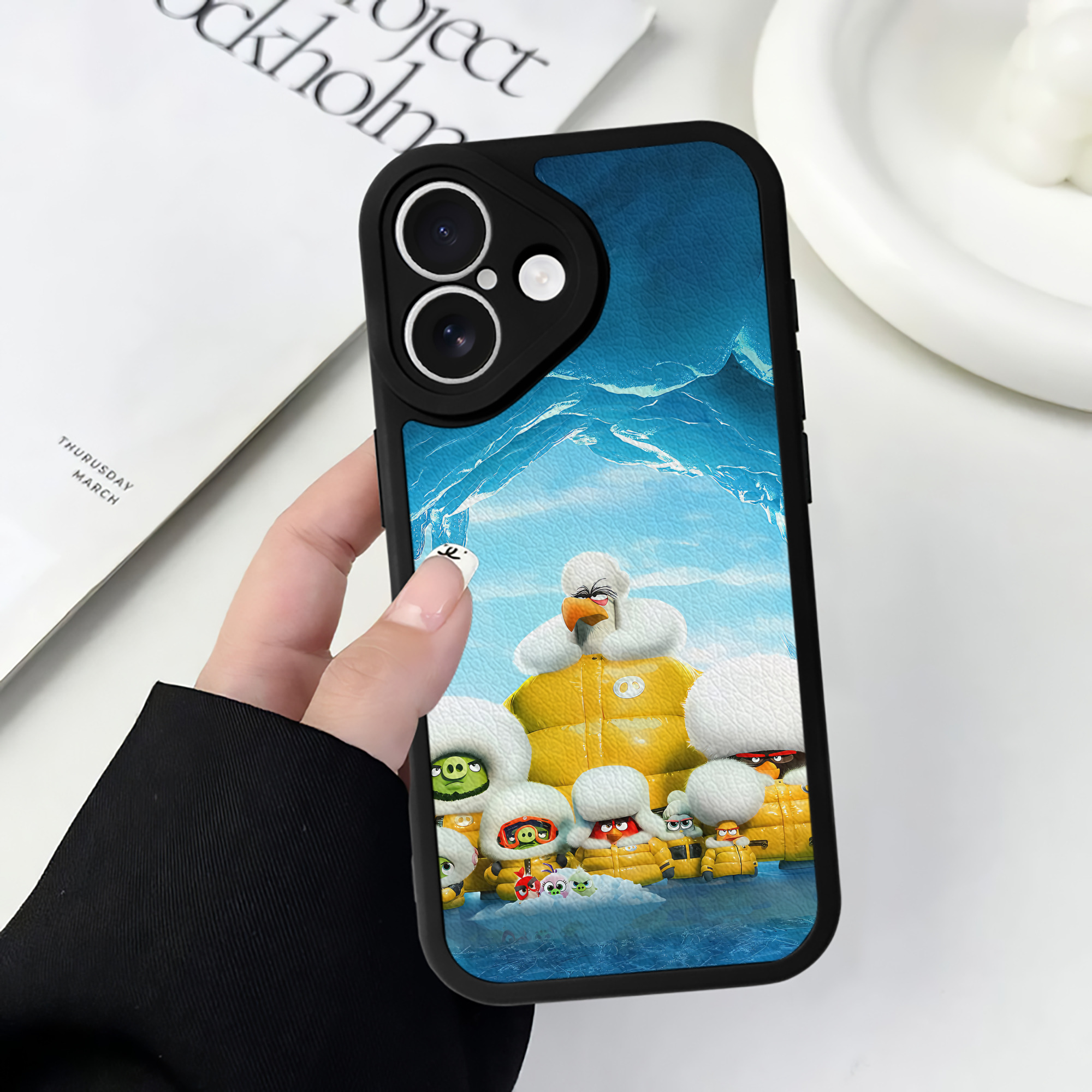 （画像用） Angry Birds アングリーバード 【iPhone 16シリーズ対応】シリコンスマホケース（レザー調） 材質：シリコン